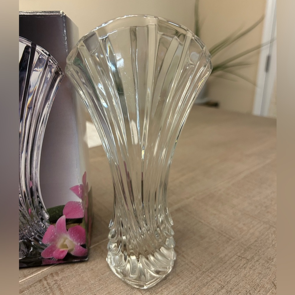 Mikasa Clear crystal Vase